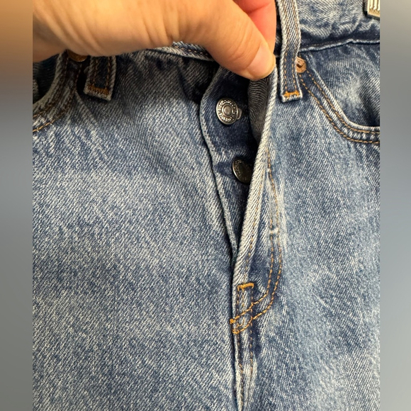 Levi’s Wedgie Fit High Rise Distressed Jeans Button Fly Size 25 - Picture 8 of 16